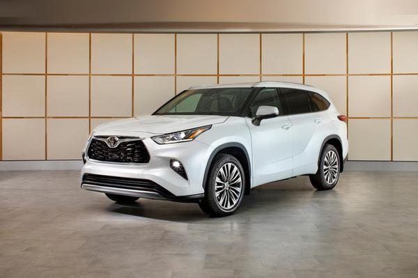 Toyota Highlander 2023 sử dụng động cơ hoàn toàn mới, cho lượng khí thải ít hơn
