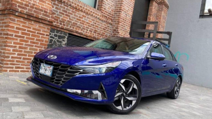 Hyundai Elantra 2022 chính thức ra mắt với ngoại hình sang trọng hơn