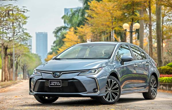 Những mẫu ô tô tiết kiệm nhiên liệu đáng chú ý nhất hiện nay