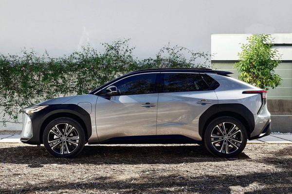 Toyota đăng ký bằng sáng chế hộp số sàn dành cho xe điện