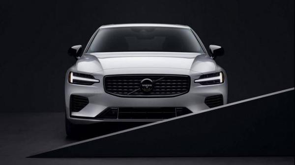 Volvo S60 Black Edition 2022 ra mắt với số lượng giới hạn