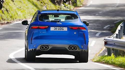 Jaguar F-Pace SVR 2021 chính thức nhận đặt cọc tại Việt Nam với giá hơn 10 tỷ đồng