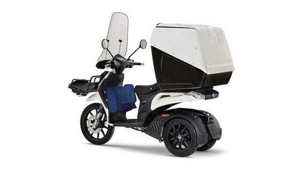 Xe giao hàng ba bánh Piaggio MyMover với giá gần 160 triệu đồng