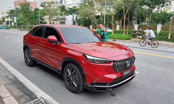 Honda HR-V 2022 lăn bánh trên phố Hà Nội, sẵn sàng ra mắt khách Việt