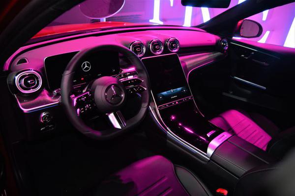 Mercedes-Benz C-Class 2022 chính thức ra mắt tại Việt Nam, giá từ 1,669 tỷ đồng