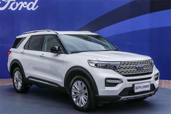 Điểm qua loạt xe gầm cao tiền tỷ vừa ra mắt tại Việt Nam đầu năm 2022