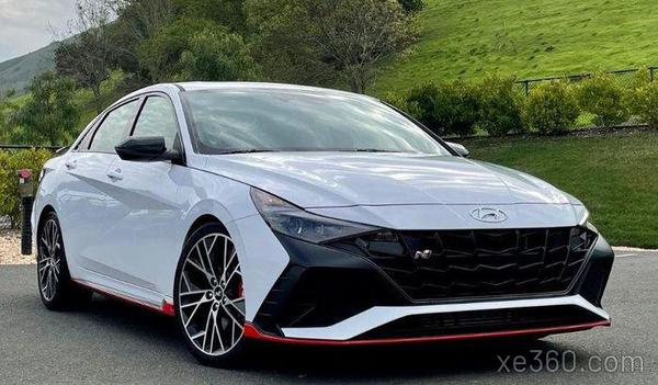 Hyundai Elantra thế hệ mới bắt đầu được nhận đặt cọc ở đại lý với giá dự kiến từ 629 triệu đồng