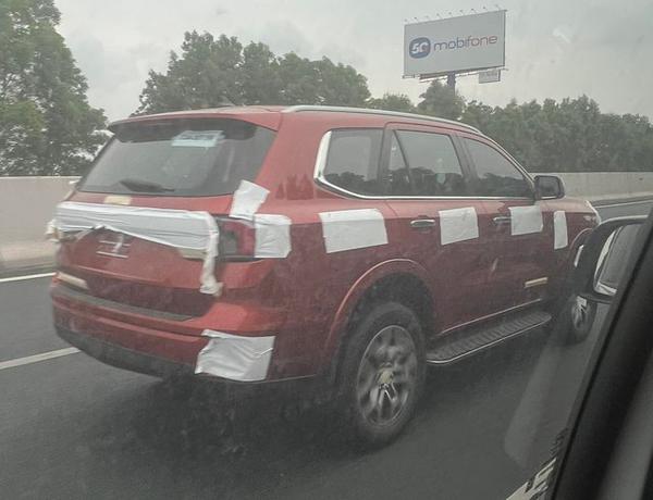 Ford Everest 2022 lộ diện ngoại hình mới mẻ trên đường chạy thử nghiệm tại Việt Nam
