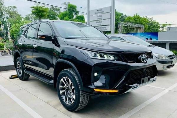 Chi tiết Toyota Fortuner 2024 vừa ra mắt tại Việt Nam, rẻ hơn bản cũ 63-120 triệu đồng