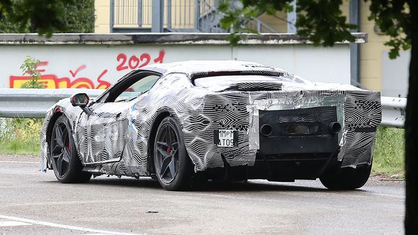 Siêu xe hybrid mới của Ferrari sử dụng cấu hình động cơ V6 bị bắt gặp chạy thử nghiệm