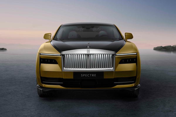 Ngắm mẫu xe điện đầu tiên của Rolls-Royce, đi được 520km/lần sạc