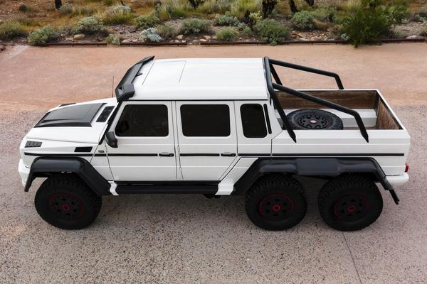 Mercedes-AMG G 63 6x6 bản độ từ Brabus có giá 1,1 triệu USD