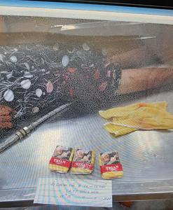 Cụ bà nhặt ve chai bị 2 xe ô tô tông chết rồi bỏ chạy