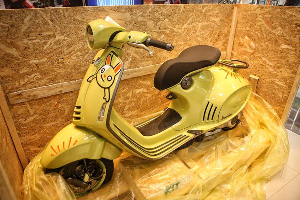 Cận cảnh Piaggio Vespa 946 có giá ô tô ở Việt Nam