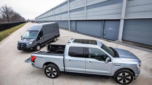 Ford F-150 Lightning với khả năng đặc biệt : sạc pin cho các loại xe điện khác