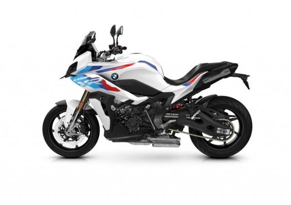BMW S1000XR thế hệ mới nhận loạt nâng cấp giúp giảm trọng lượng