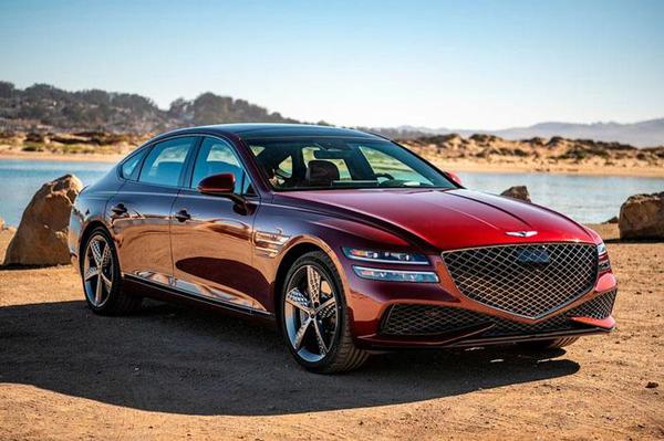 Top 10 mẫu sedan dùng động cơ V6 đáng mua nhất năm 2022