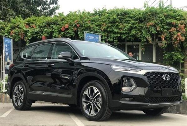 Hyundai Santa Fe là mẫu SUV giữ giá tốt nhất hiện nay
