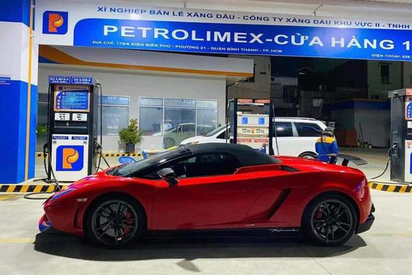 Lamborghini Gallardo LP 570-4 Performante thứ 2 về Việt Nam với màu sơn đỏ nổi bật