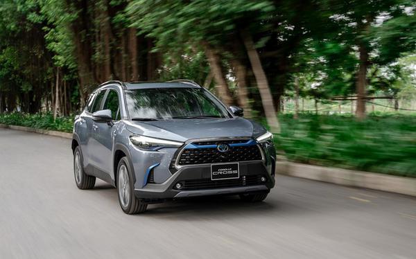 Chi tiết về Toyota Corolla Cross, cập nhật bảng giá tháng 12/2021