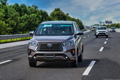 Toyota Innova sắp có phiên bản cao cấp nhất mang tên Zenix ?