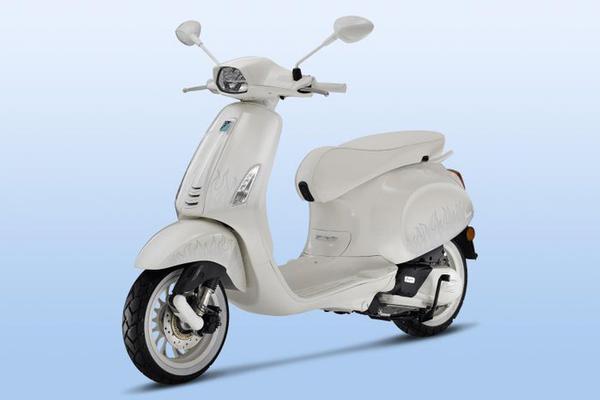 Vespa Sprint Justin Bieber với giá từ 115,8 triệu đồng tại Việt Nam
