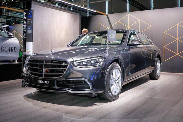 Mercedes-Benz S-Class phiên bản bọc thép, chống chịu được súng trường