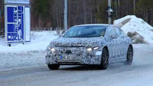 Mẫu xe điện mới EQE 2022 nhà Mercedes với nhiều trang bị hứa hẹn cạnh tranh các đối thủ cùng phân khúc