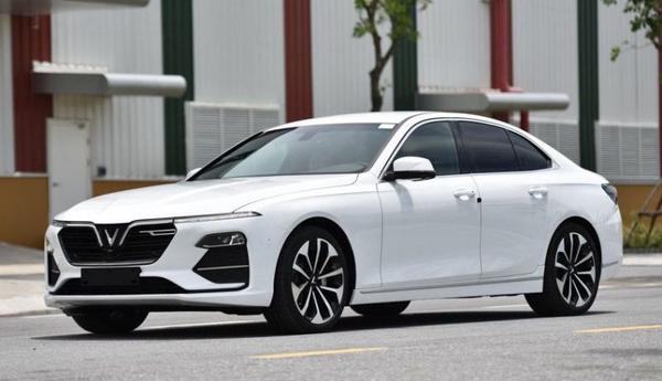 VinFast Lux A2.0 hỗ trợ 100% lệ phí trước bạ trong tháng 6/2022