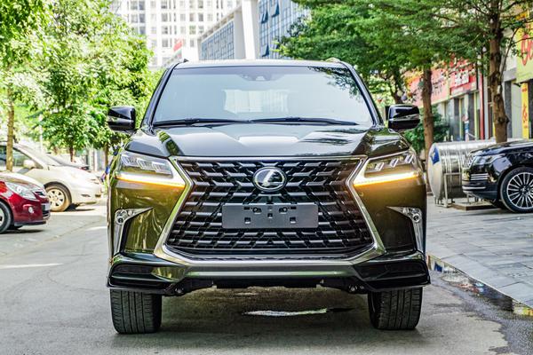 Chiêm ngưỡng Lexus LX 570 với màu sơn đặc biệt tại Việt Nam