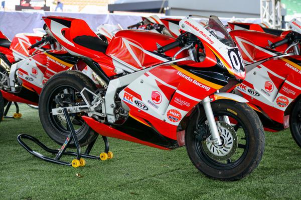 Honda NSF100 tham gia Giải đua mô tô cho tay đua dưới 18 tuổi