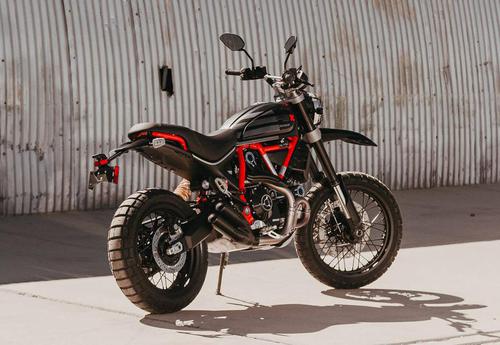 Ảnh Ducati Scrambler Desert Sled với tên gọi Fasthouse