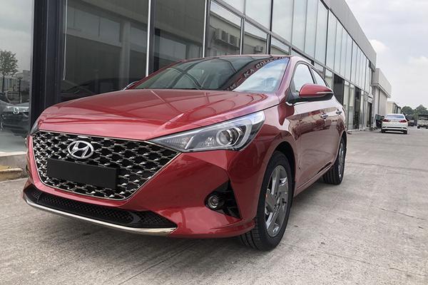 Hyundai Tucson, Santa Fe tăng giá gần 100 triệu,  "xe quốc dân" Accent vẫn dẫn đầu