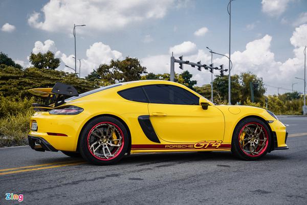 Porsche 718 Cayman bản độ GT4 cho ngoại hình nổi bật, hiệu suất vượt trội