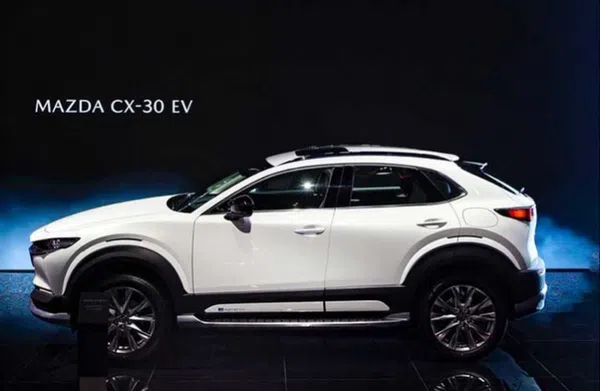 Mazda CX-30 phiên bản chạy điện chính thức ra mắt tại Triển lãm ô tô Thượng Hải 2021