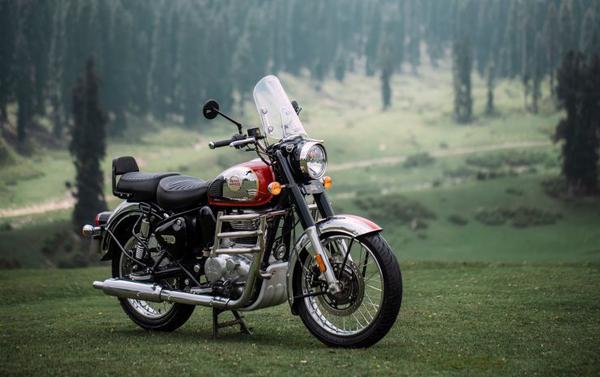Ngắm Royal Enfield Classic 350 cổ điển giá rẻ phiên bản 2021
