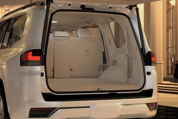 Toyota Land Cruiser 2022 chính thức ra mắt tại Việt Nam, giá từ 4,06 tỷ đồng