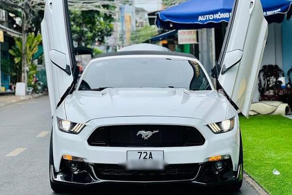 Ford Mustang Convertible "độ" cửa cắt kéo rao bán hơn 1,8 tỷ đồng ở Vũng Tàu