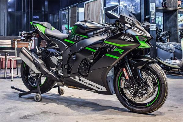 Chiêm ngưỡng Kawasaki Ninja ZX-10R 2021 giá 729 triệu đồng tại Việt Nam