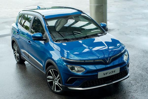 Ảnh thực tế ô tô điện VinFast VF e34 vừa ra mắt với giá 690 triệu đồng