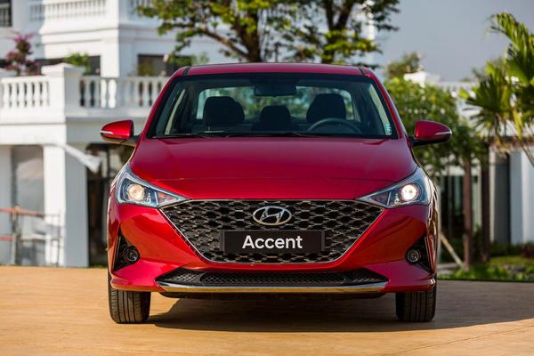 Toyota Vios trở lại với doanh số đứng đầu phân khúc sedan hạng B