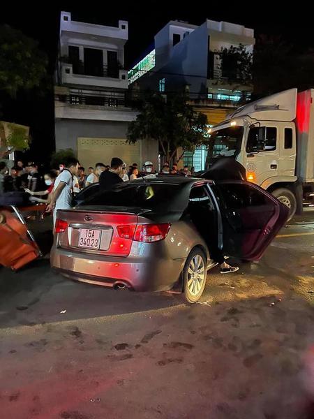Tai nạn liên hoàn giữa 4 phương tiện khiến 2 người thương vong tại Hải Phòng