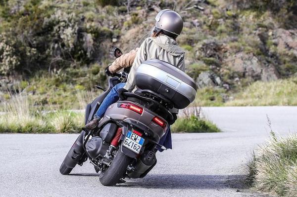 Xe máy 3 bánh Piaggio MP3 sắp mở bán chính hãng tại Việt Nam