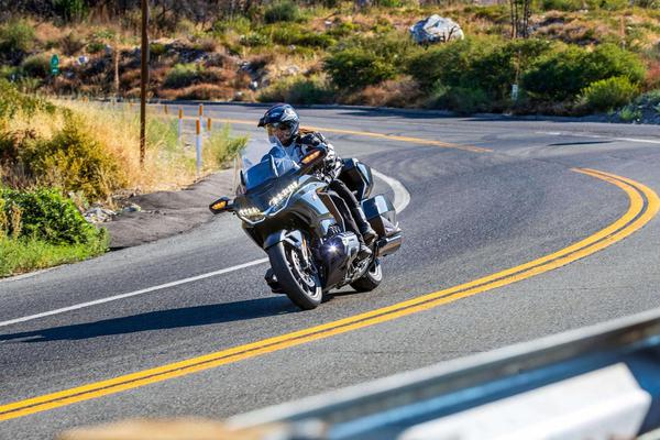 Loạt xe mô tô gồm cả Honda Gold Wing và CB400 sẽ bị "khai tử" do nhu cầu điện khí hóa