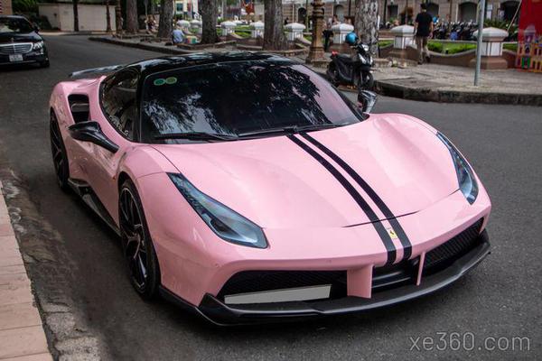 Ferrari 488 GTB với ngoại thất màu hồng độc đáo nhờ gói độ Novitec Rosso