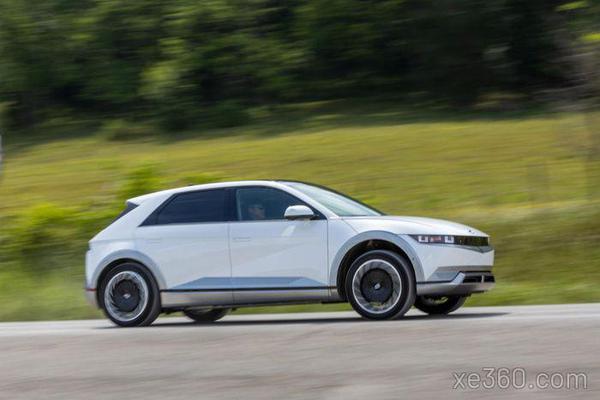 Hyundai “thuê” công ty sản xuất lốp riêng cho xe điện