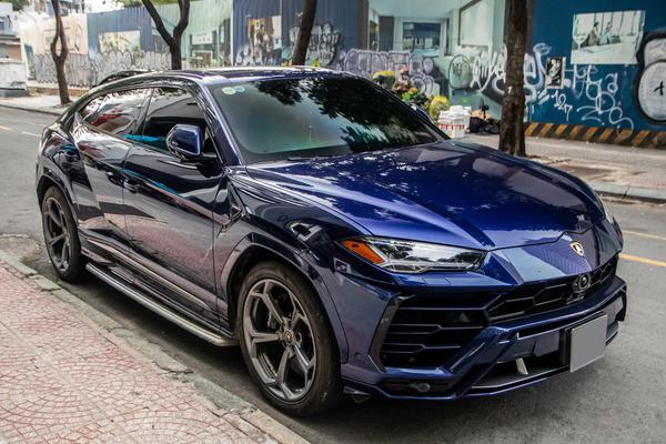 Chiêm ngưỡng Lamborghini Urus với màu sơn độc đáo tại TP.HCM
