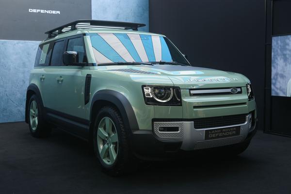 Ngắm Land Rover Defender bản kỷ niệm 75 năm giá 7,3 tỷ đồng