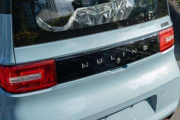 Ô tô điện Wuling Mini EV giá rẻ bất ngờ xuất hiện tại Việt Nam