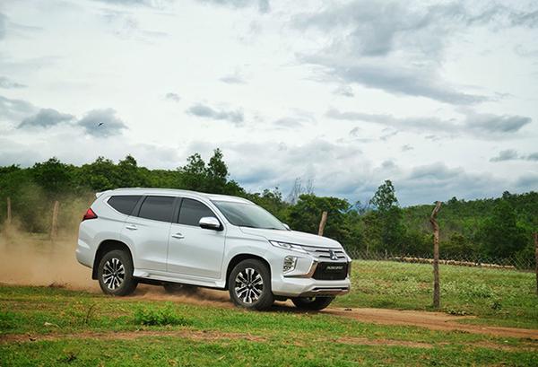 Chi tiết về Mitsubishi Pajero Sport, cập nhật bảng giá tháng 9/2021 với ưu đãi 50% phí trước bạ